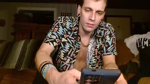 Snapshot of cguffey2284 chatting on December 30, 7:15 am cguffey2284 online show from December 30, 7:15 am