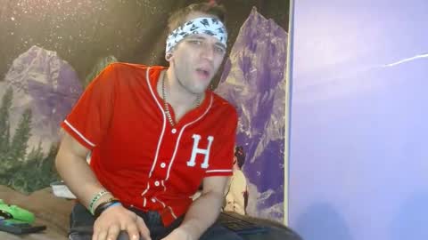 Snapshot of cguffey2284 chatting on January 1, 8:24 am cguffey2284 online show from January 1, 8:24 am