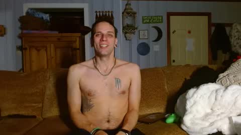 Snapshot of cguffey2284 chatting on January 4, 8:28 am cguffey2284 online show from January 4, 8:28 am