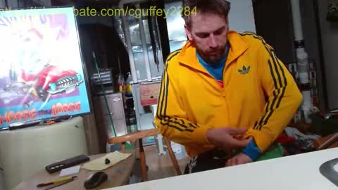 cguffey2284 online show from December 21, 6:04 pm