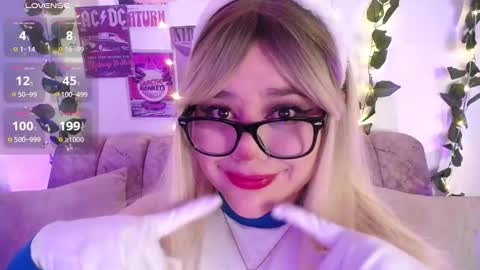 Snapshot of chaarlotte_1 chatting on October 31, 7:04 pm charlotte online show from October 31, 7:04 pm