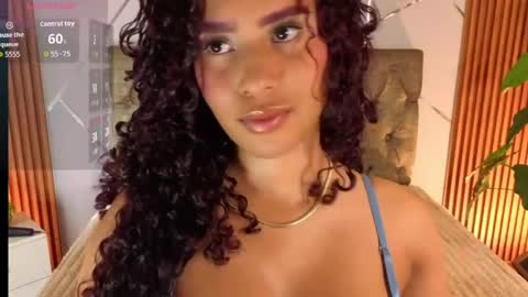 Snapshot of chaarlottee_69 chatting on June 5, 8:25 pm CHAARLOTTEE online show from June 5, 8:25 pm