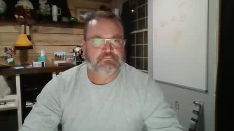 chadmichaell online show from December 3, 1:13 am