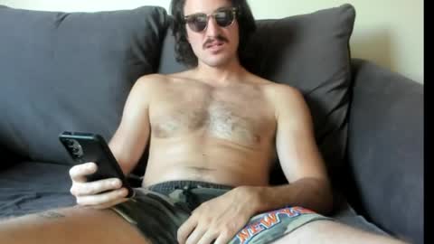 Snapshot of chadpowerz chatting on May 13, 10:49 pm Lydong online show from May 13, 10:49 pm