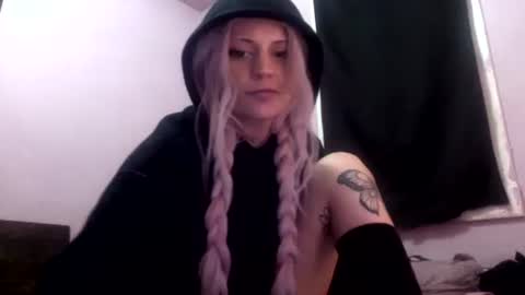 chaia online show from April 25, 8:39 am