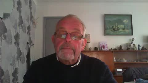 Snapshot of champers37 chatting on February 17, 4:04 pm Champers online show from February 17, 4:04 pm