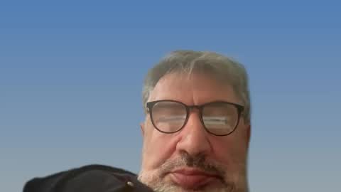 Snapshot of champsex305610 chatting on September 10, 9:42 am champsex305610 online show from September 10, 9:42 am