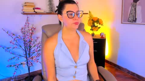 Snapshot of chanell_taylor_ chatting on June 6, 11:59 am chanell online show from June 6, 11:59 am