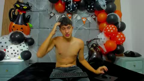 Chanellandmax online show from October 30, 1:12 pm