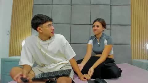 Chanellandmax online show from November 19, 7:25 pm