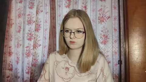 Lia online show from March 17, 7:12 am