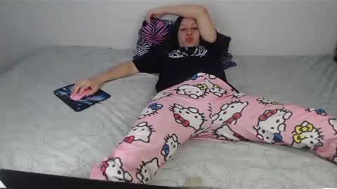 Snapshot of chanelsexyy chatting on December 11, 8:18 pm Viviana 3 online show from December 11, 8:18 pm