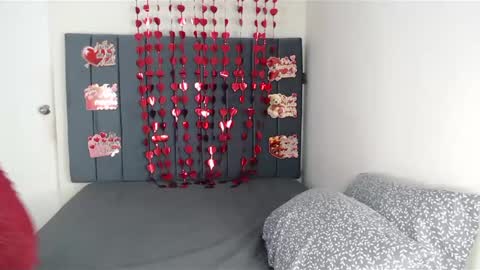 Snapshot of chanelsexyy chatting on February 14, 6:51 pm Viviana 3 online show from February 14, 6:51 pm