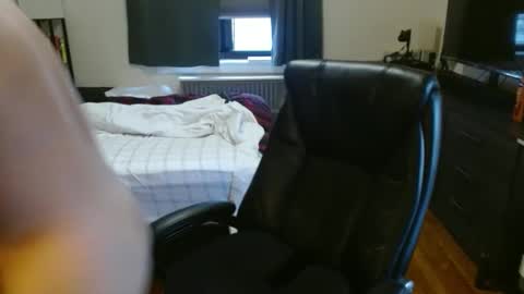 changyb online show from February 15, 8:27 pm