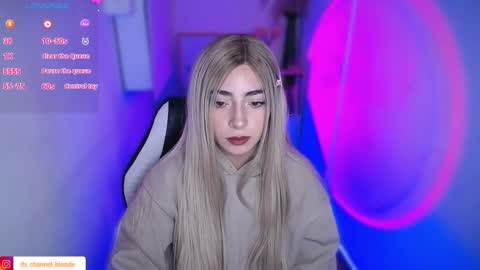 Snapshot of channel_blonde_a chatting on February 5, 9:52 pm channel_blonde_a online show from February 5, 9:52 pm