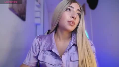 Snapshot of channel_blonde_a chatting on March 11, 8:59 pm channel_blonde_a online show from March 11, 8:59 pm