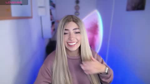 Snapshot of channel_blonde_a chatting on March 20, 10:14 pm channel_blonde_a online show from March 20, 10:14 pm