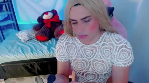 Snapshot of channel_exotic chatting on May 18, 4:29 am CHANNEL online show from May 18, 4:29 am