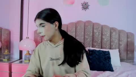 Snapshot of channel_sofia chatting on June 6, 3:11 am Channel Sofia online show from June 6, 3:11 am