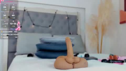 Snapshot of channelcrawford chatting on November 12, 8:15 am ChannelCrawford online show from November 12, 8:15 am