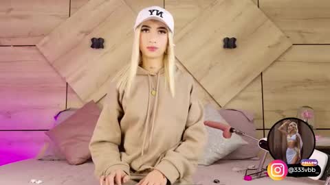 Snapshot of channelcrawford chatting on January 13, 3:56 am ChannelCrawford online show from January 13, 3:56 am