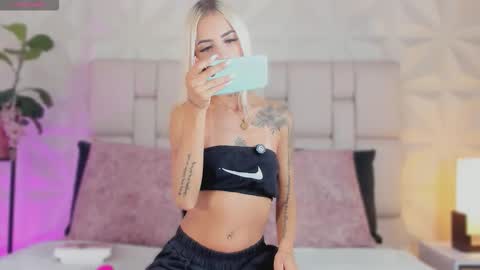 Snapshot of channelcrawford chatting on February 6, 8:45 pm ChannelCrawford online show from February 6, 8:45 pm