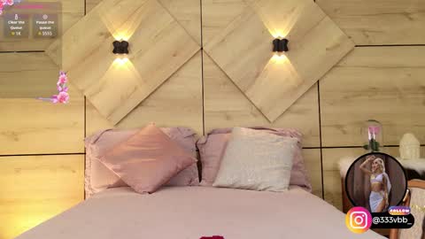 Snapshot of channelcrawford chatting on March 10, 10:53 am ChannelCrawford online show from March 10, 10:53 am