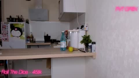 Holly online show from February 27, 9:25 pm