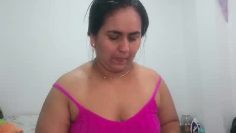 Snapshot of chantal1415 chatting on May 31, 2:31 am chantal1415 online show from May 31, 2:31 am