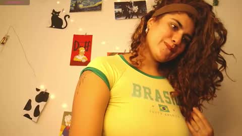 Snapshot of chantal_leon chatting on October 22, 8:08 pm online show from October 22, 8:08 pm