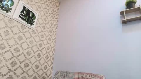 Snapshot of chantal_taylor_ chatting on February 17, 12:05 pm Raquel online show from February 17, 12:05 pm