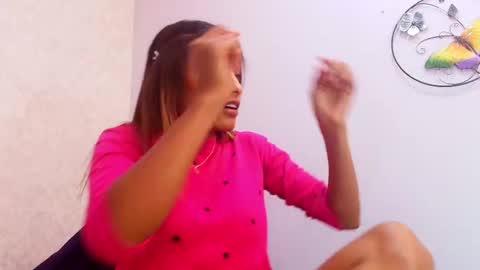 Snapshot of chantal_taylor_ chatting on September 27, 12:10 pm Raquel online show from September 27, 12:10 pm