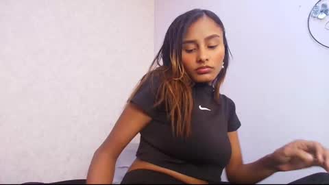 Snapshot of chantal_taylor_ chatting on October 25, 12:02 pm Raquel online show from October 25, 12:02 pm