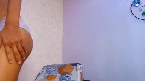 Snapshot of chantal_taylor_ chatting on November 7, 12:05 pm Raquel online show from November 7, 12:05 pm