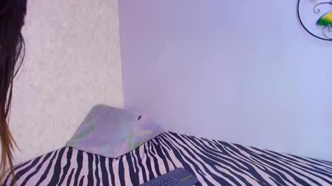 Snapshot of chantal_taylor_ chatting on November 21, 12:04 pm Raquel online show from November 21, 12:04 pm