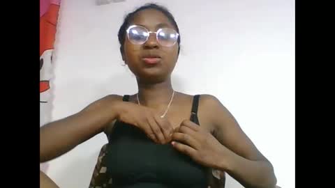 chantale483461 online show from May 3, 8:42 am