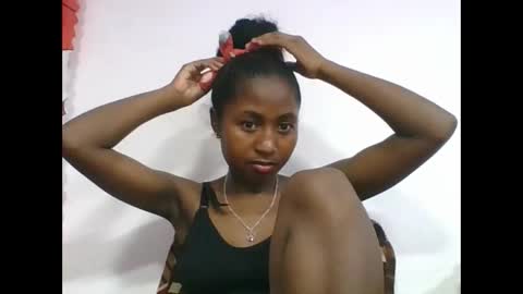 chantale483461 online show from May 4, 5:09 pm