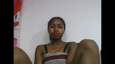 chantale483461 online show from May 5, 5:21 pm