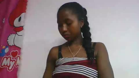 chantale483461 online show from May 7, 6:13 pm