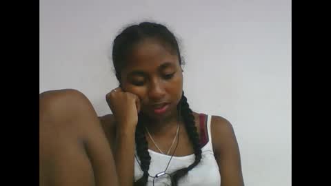 chantale483461 online show from May 12, 6:16 pm