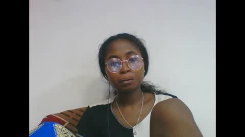chantale483461 online show from May 18, 5:41 pm