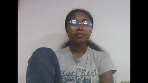 chantale483461 online show from May 22, 6:20 am