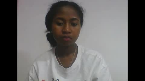 chantale483461 online show from May 25, 3:45 am