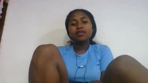 chantale483461 online show from May 26, 5:09 pm