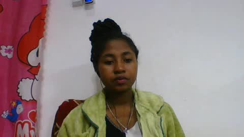 chantale483461 online show from July 16, 5:13 am
