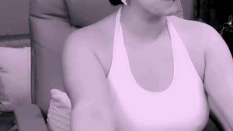 Snapshot of chantallovely chatting on November 16, 2:28 am The Queen online show from November 16, 2:28 am