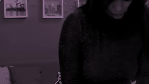 Snapshot of chantallovely chatting on December 14, 9:14 am The Queen online show from December 14, 9:14 am