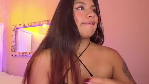 Snapshot of chantalpetit chatting on May 22, 2:44 pm chantalpetit online show from May 22, 2:44 pm