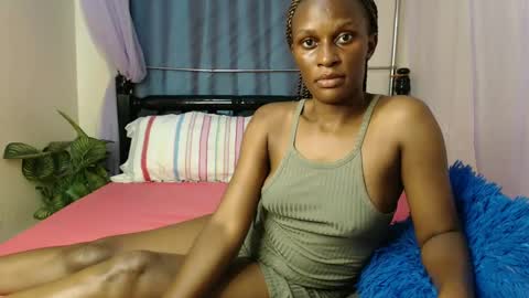 Snapshot of chantelsamz2 chatting on December 9, 11:47 am Chantel online show from December 9, 11:47 am