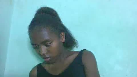 Snapshot of chanteuse655720 chatting on April 19, 6:10 pm chanteuse655720 online show from April 19, 6:10 pm